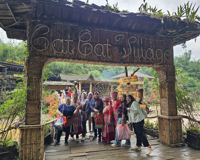 Gate to Cat Cat village