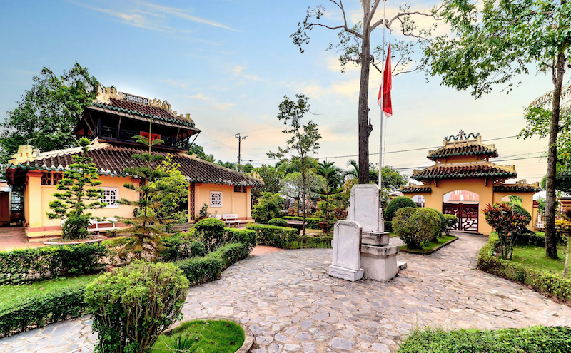 Van Thanh Temple (Miếu Văn Thánh)