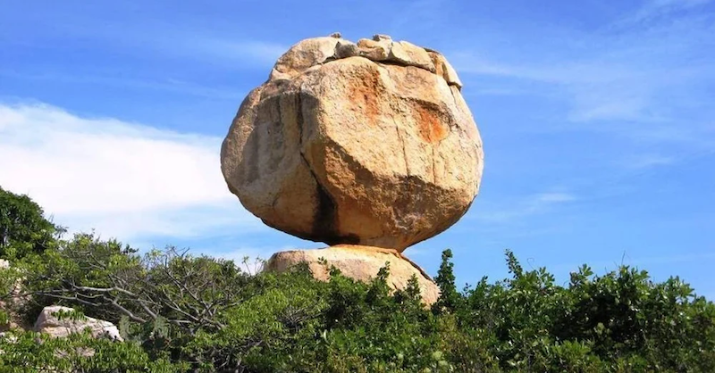 The rock that many trekkers want to conquer in Phu Quoc National Park