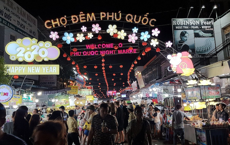 Dinh Cau Night Market
