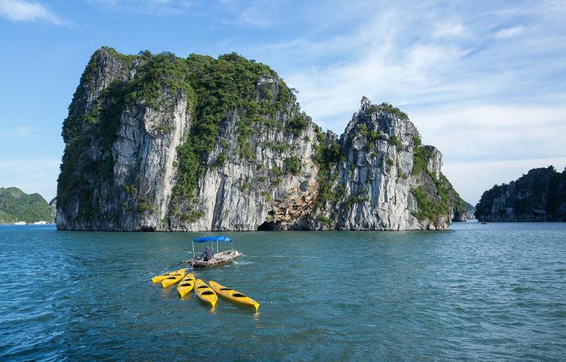 Best time to travel from Hanoi to Bai Tu Long Bay