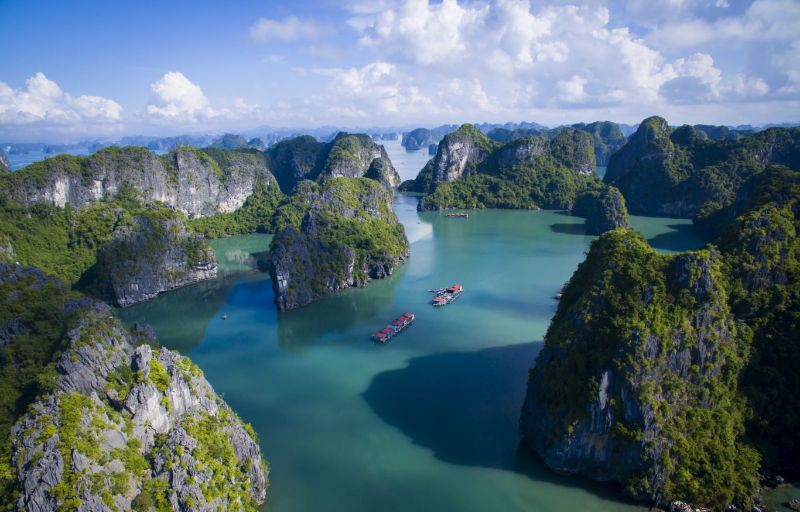How to travel from Hanoi to Bai Tu Long Bay