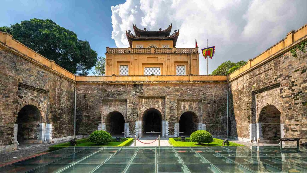 The ancient capital of Thang Long is famous for its ancient beauty and unique phoenix architecture