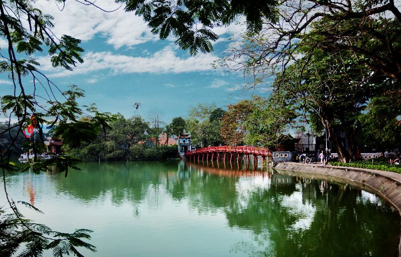 The Huc Bridge’s architecture
