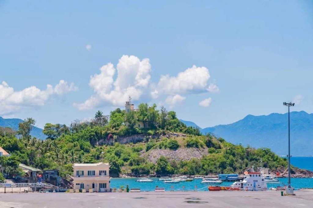 Cau Da Port - One of the most peaceful and beautiful places in Nha Trang