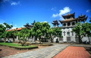 What to see inside Phat Diem Cathedral