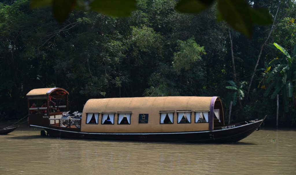 Experience the extremely interesting travel of the Mekong Delta of Vietnam