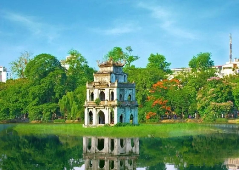 Hoan Kiem Lake and Old Quarter – Experience Hanoi Culture