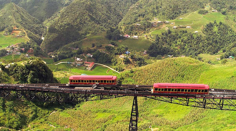 Experience the train from Hanoi to Fansipan - A slow and chill journey