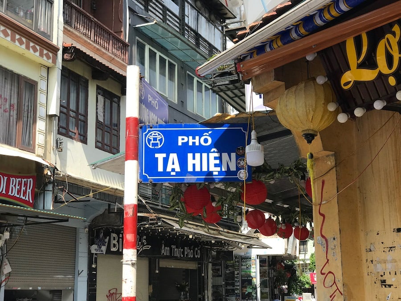 The location and how to get to Ta Hien beer street easily