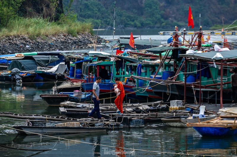 Hon Gai anchorage location and access