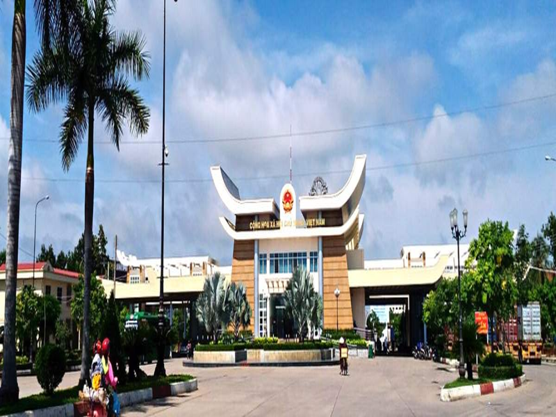 Tips for crossing Moc Bai International Border Gate