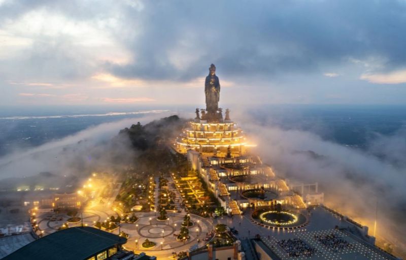 Ba Den Mountain location and how to get there