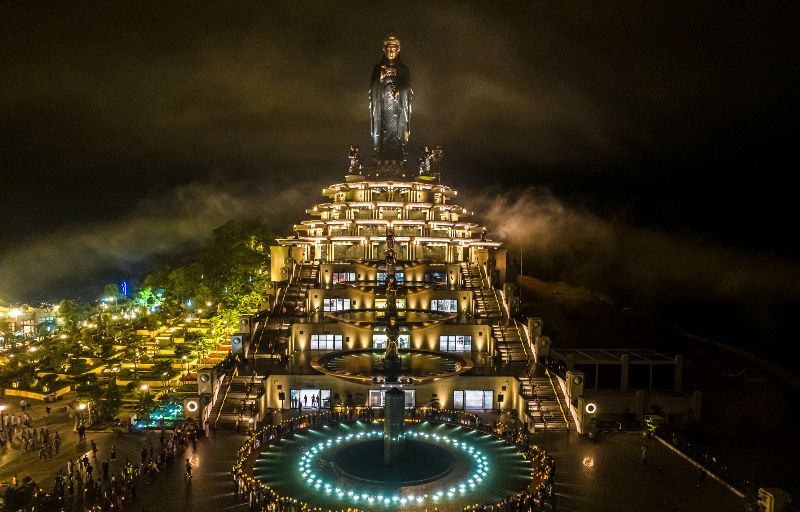 Best transportation options to Ba Den Mountain from Ho Chi Minh