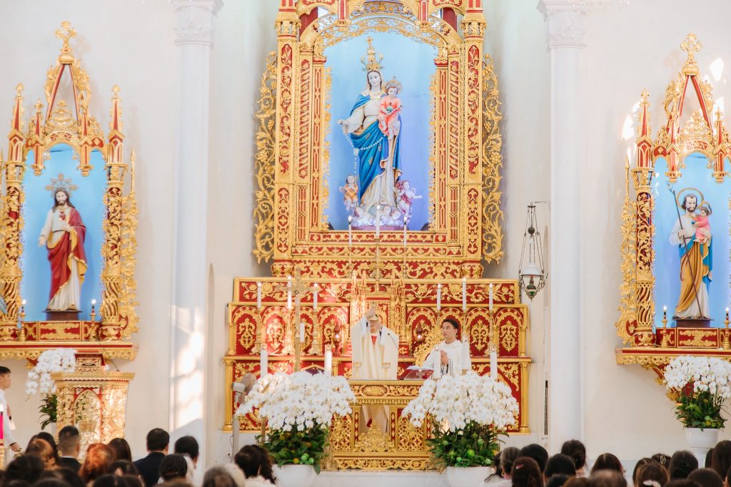 The church features impressive paintings and motifs in the Western architectural style