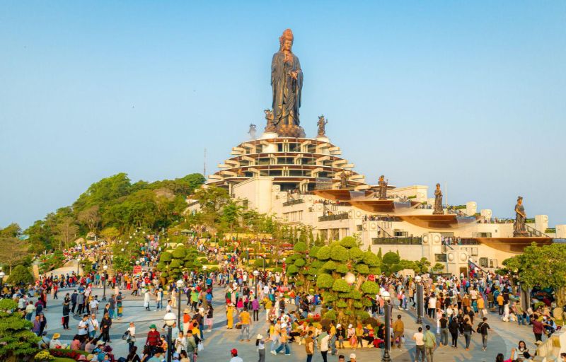 Main attractions at Ba Den Mountain