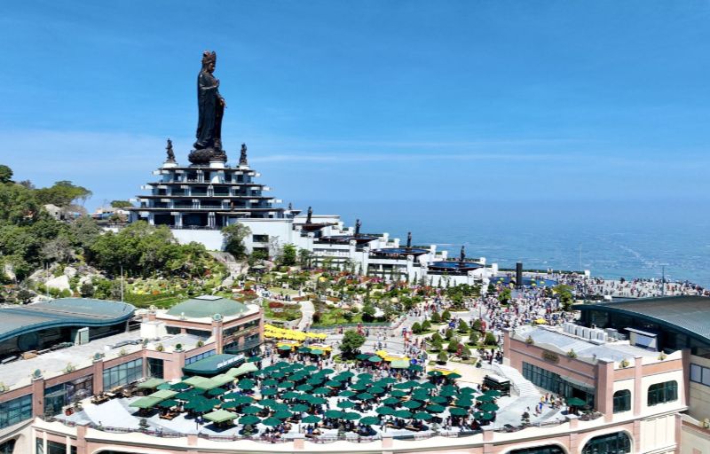 Suggested routes to Ba Den Mountain from Ho Chi Minh