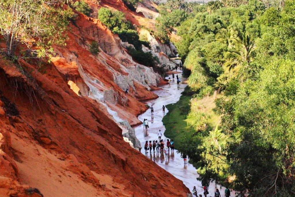 Fairy Stream Mui Ne is a year-round destination thanks to the dry climate of the region
