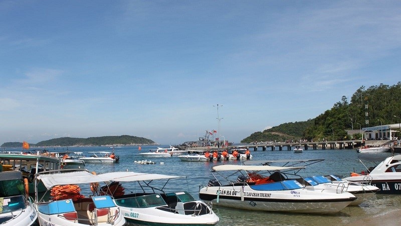 Speedboat to Diep Son island - the fastest way to reach the sandbar in just 15 minutes