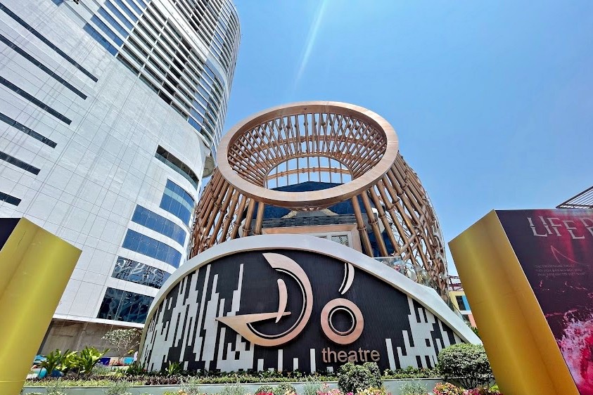 The architecture of Do theatre is inspired by the "Đó" - a traditional Vietnamese bamboo fishing trap
