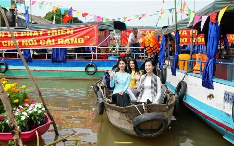 Explore the Mekong Delta fully