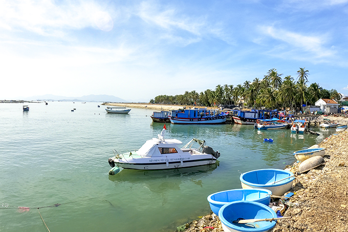 The fastest way is to book a private car from Nha Trang and then take a speedboat from Van Gia Port