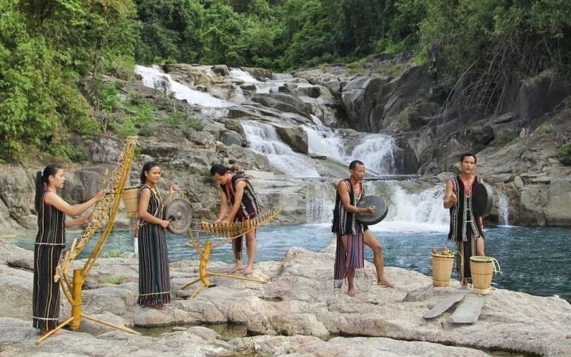 Visiting the National Musical Instrument Museum