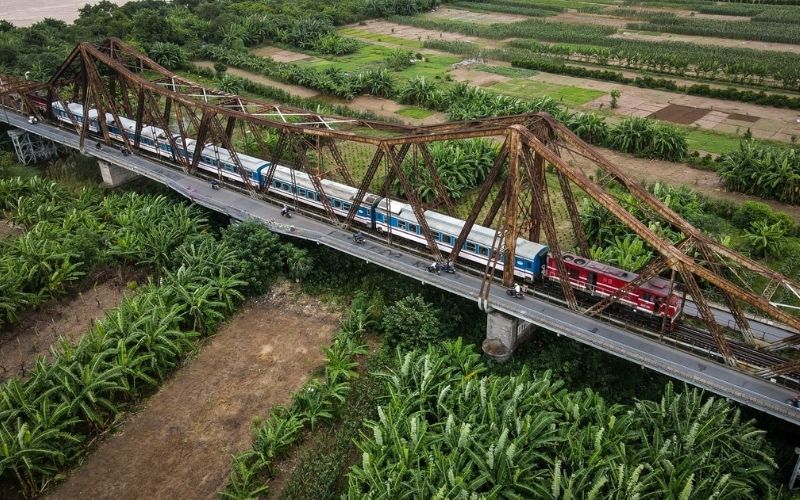 Train + road transfer – comfortable long-distance option