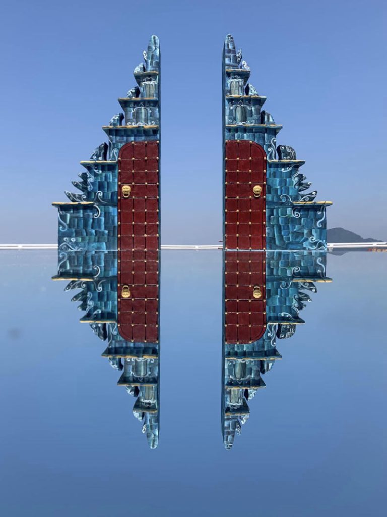 Tam Dao Sky Gate is a unique work of art that attracts many visitors for photo opportunities