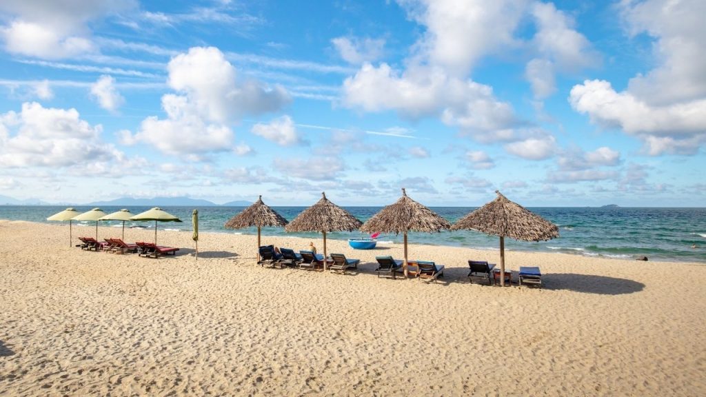 Best time to visit Hoi An beach sunny day
