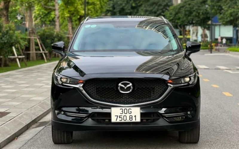 To rent a car, you usually need your ID card or passport, a valid driver's license, and a deposit depending on the type of vehicle.