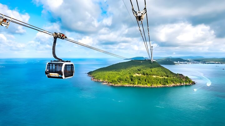Hon Thom Cable Car