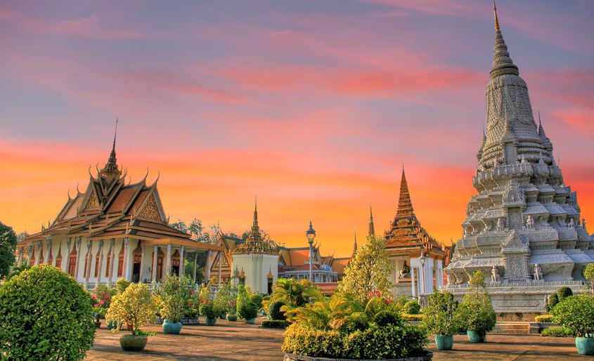 Discover the beauty of Phnom Penh – the historical capital of Cambodia