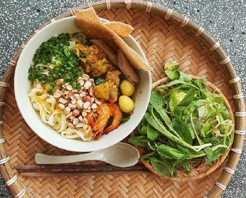 Mi Quang noodles Da Nang Central Vietnam specialty food local cuisine