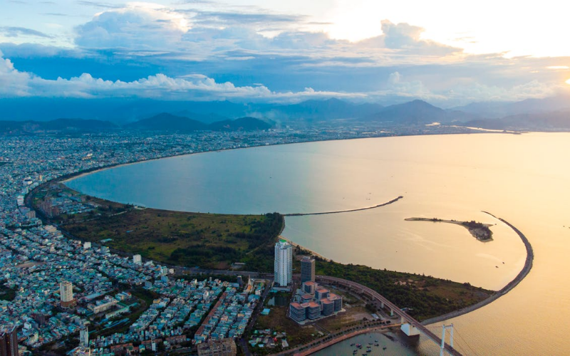 Pick Da Nang for beaches, comfort and easy travel