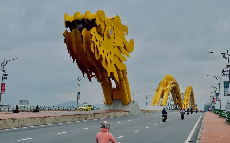 With long sandy beaches, a wide range of hotels, and convenient transport links, Da Nang is well suited for a comfortable stay