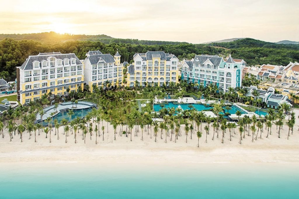 As an island, Phu Quoc’s accommodation market is more concentrated and focused on the "vacation resort" experience