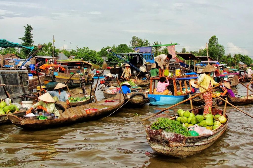 Planning a Mekong Delta river tour requires balancing your budget, schedule, and the region's distinct tropical seasons