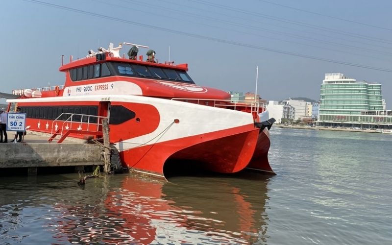 Many travelers assume there should be a Da Nang to Phu Quoc ferry, but no such route exists today.