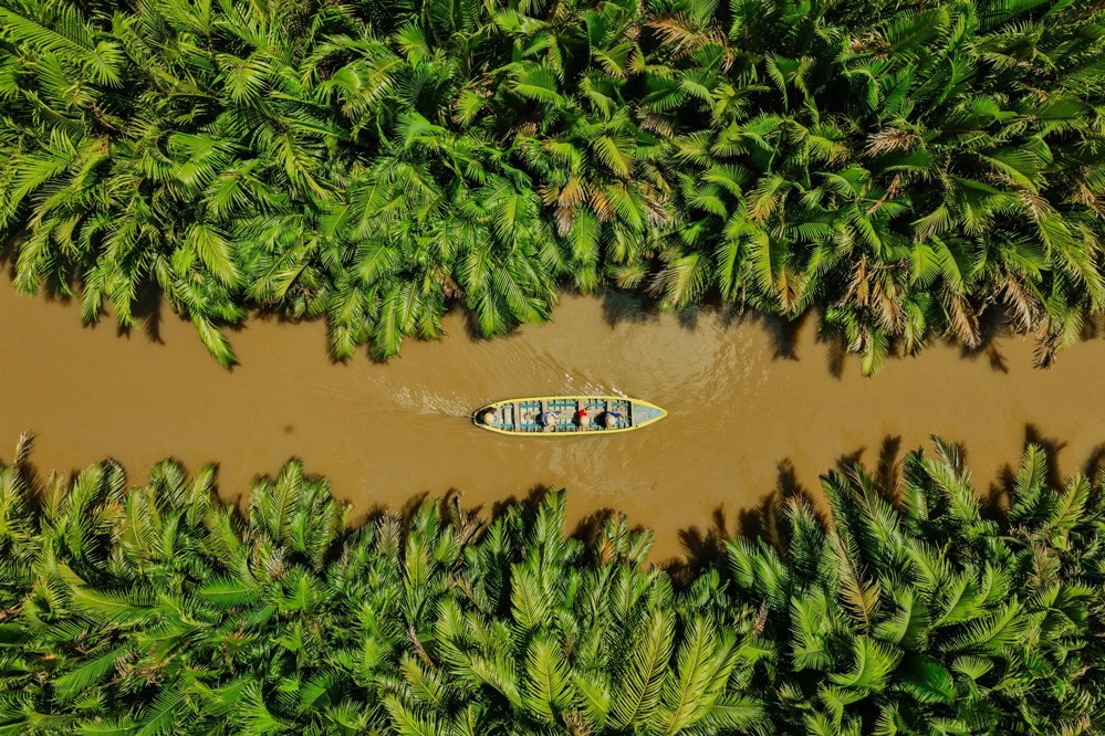 Coconut Island is generally suitable for elderly travelers, provided they have a moderate level of mobility
