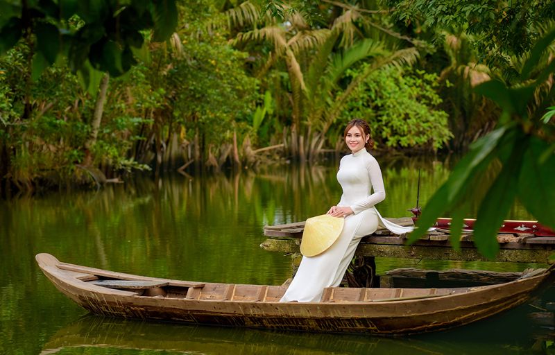 Private tours offer flexible itineraries, private transport, and dedicated guides tailored to your group