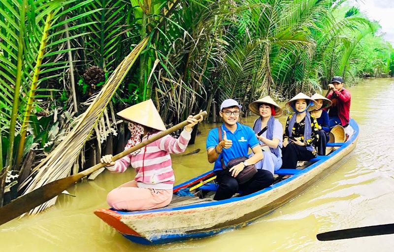 Small Canal Tours vs Main River Cruises