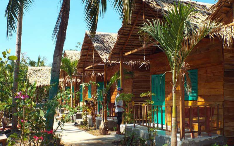Spending a night at a Mekong Delta homestay lets you experience the Delta after the day-trip crowds have gone.