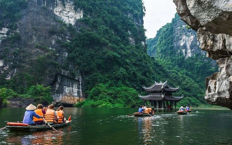 From busy city streets to quiet mountains and limestone valleys, northern Vietnam changes its scenery at every turn.